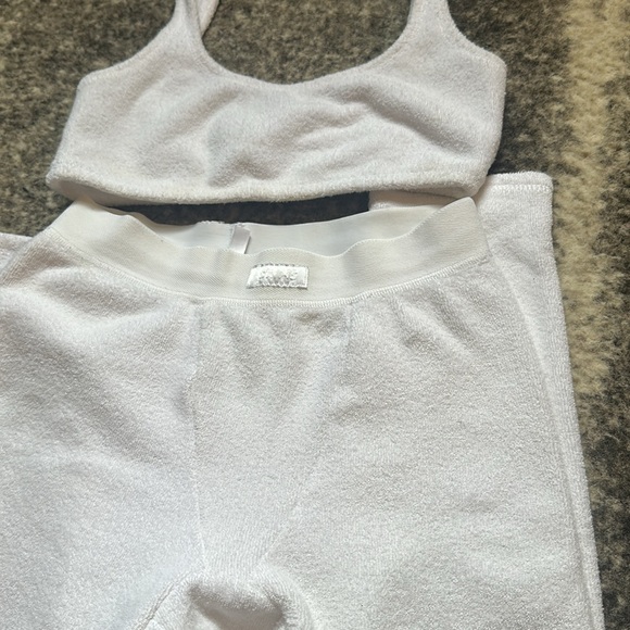 SKIMS Terry Collection - Picture 3 of 7